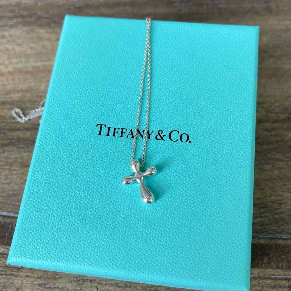 Tiffany and Co. Elsa Peretti Cross Necklace. NIB.